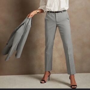 Banana Republic GREY ‘Ryan’ Women's 4p slim through hip & thigh mid rise trouser